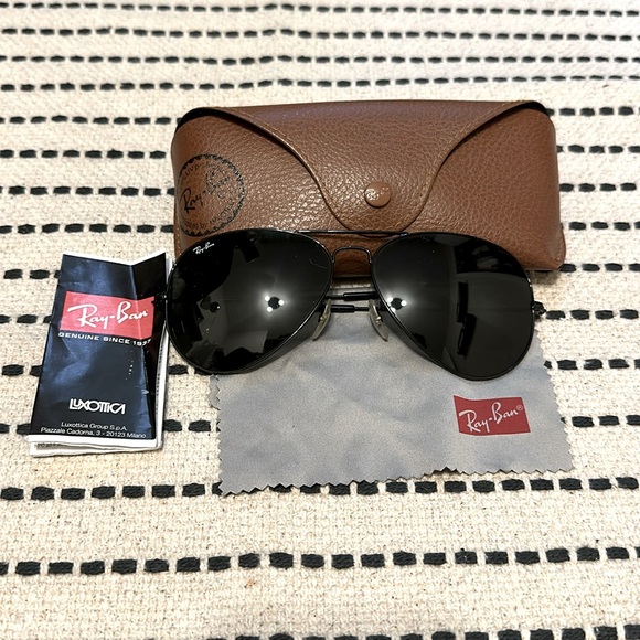 Ray-Ban Unisex Large Aviator Black Sunglasses - Picture 3 of 7